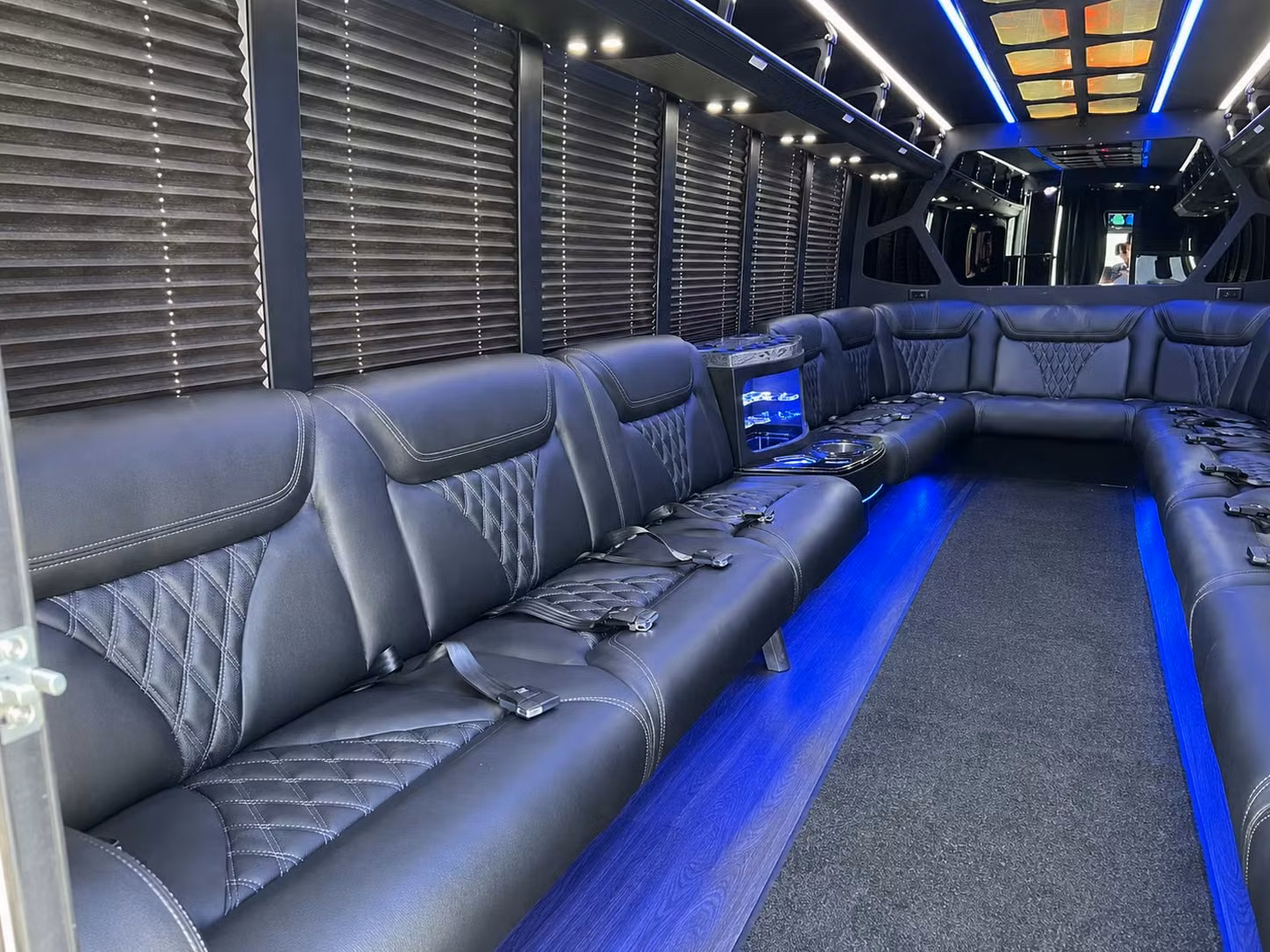 bachelorette party and bridal party bus rentals in elizabeth new jersey