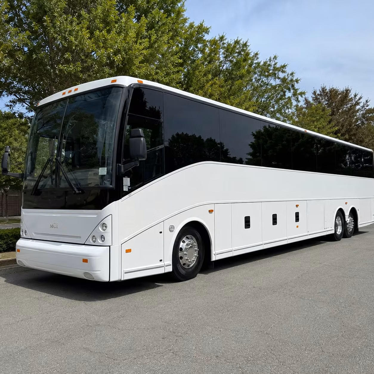shuttling personnel between elizabeth federal facilities and newark liberty international airport